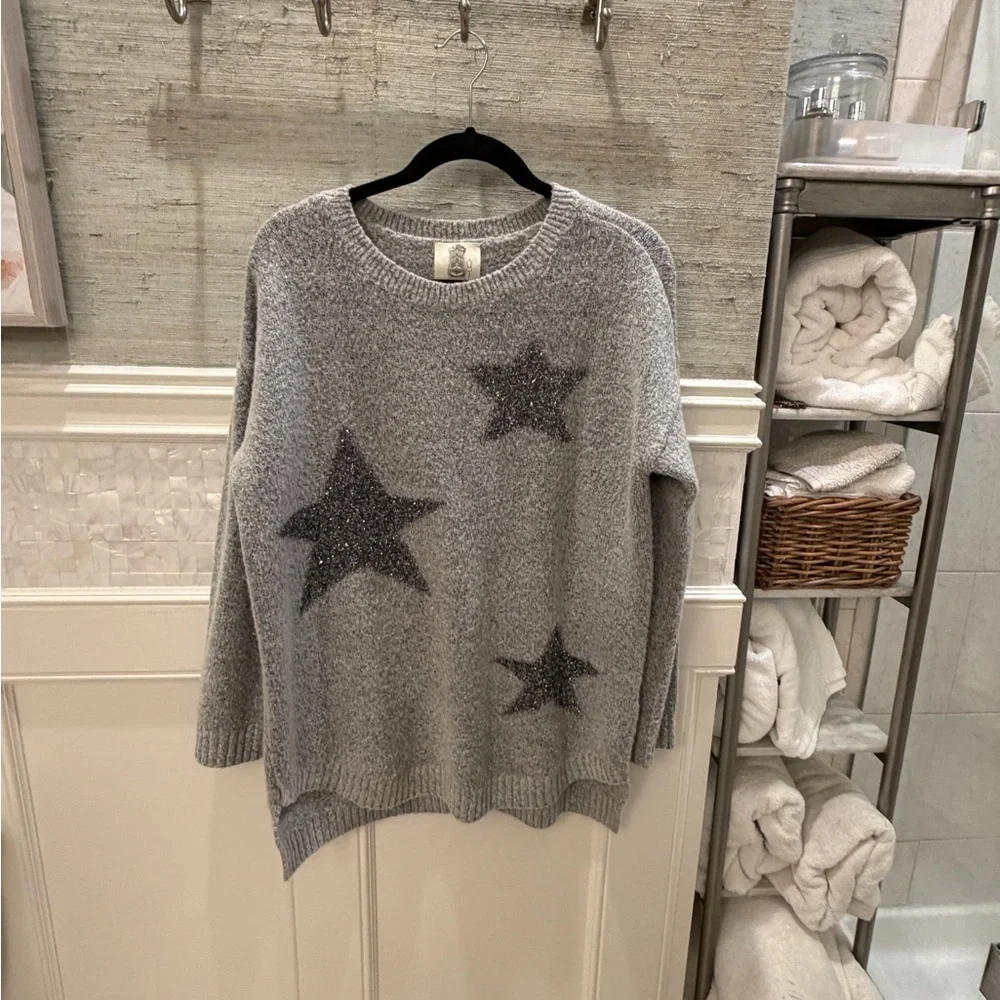 Small Anthropologie Lillie’s closet starland gray metallic long star sweater